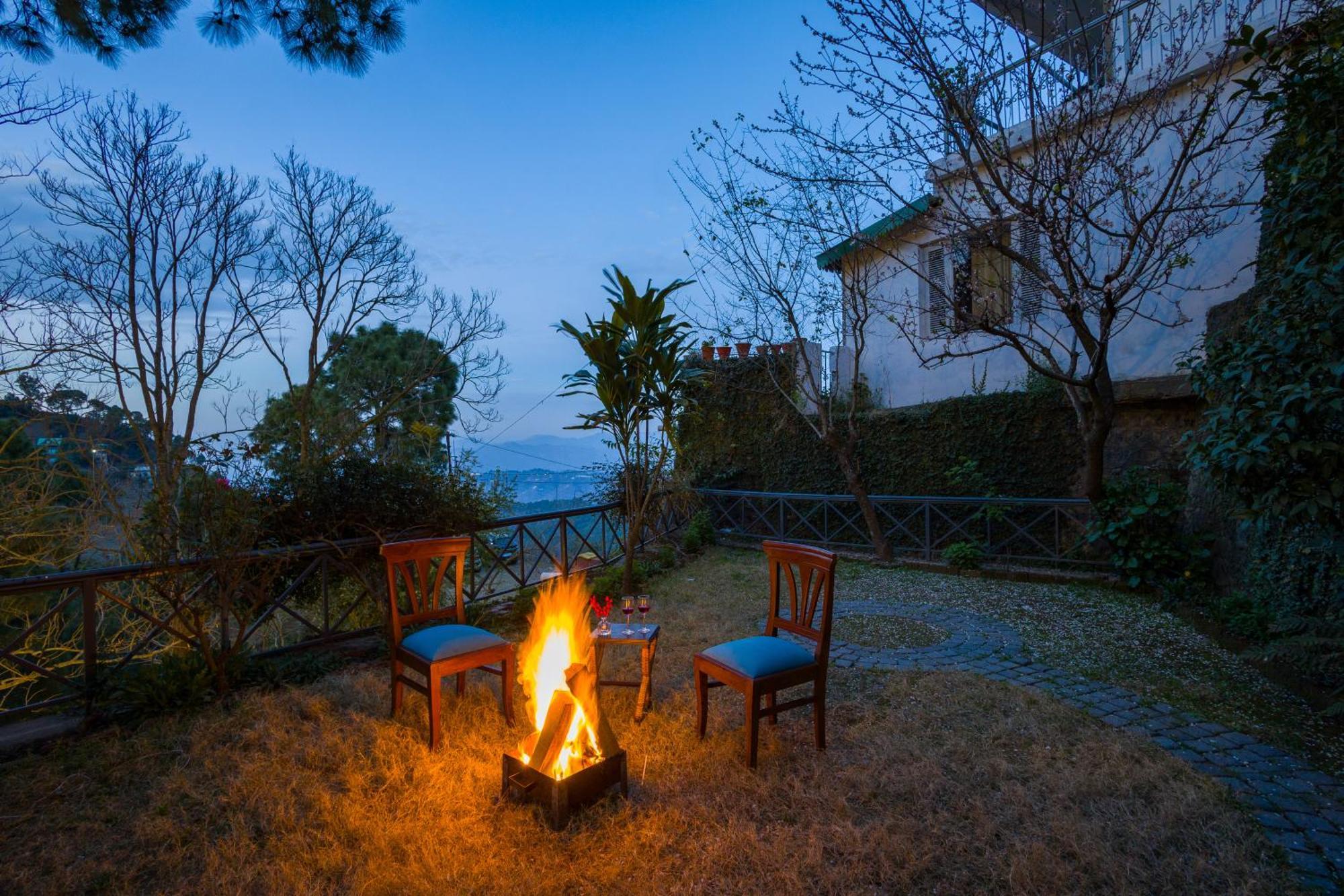 Alaya Stays Mehar Villa - 3 Bhk With Garden & Scenic Views Касаули Экстерьер фото