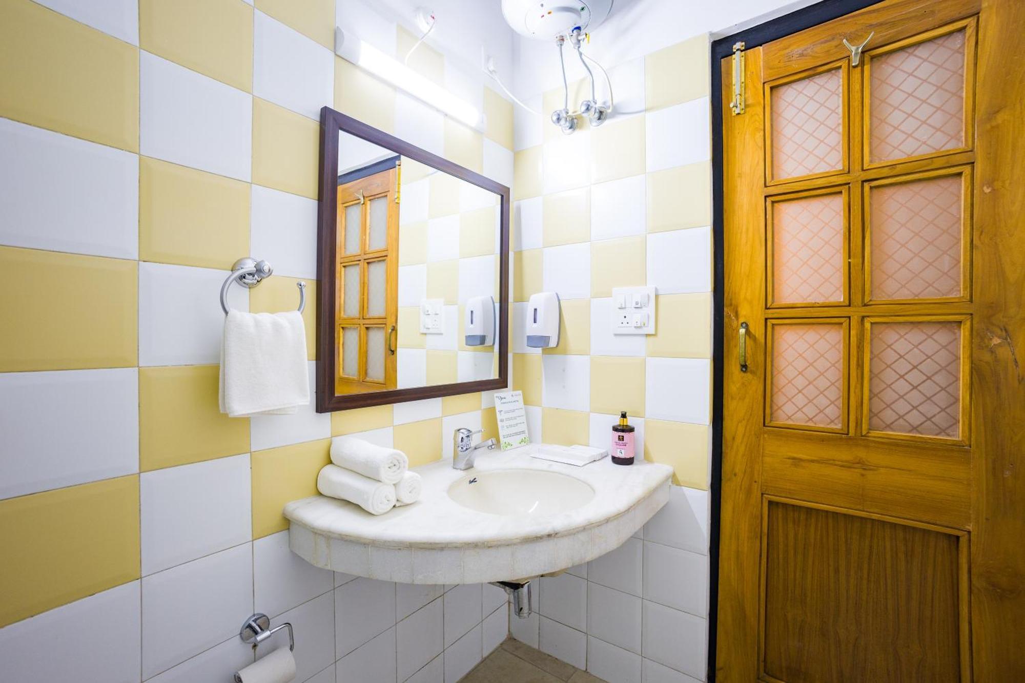 Alaya Stays Mehar Villa - 3 Bhk With Garden & Scenic Views Касаули Экстерьер фото