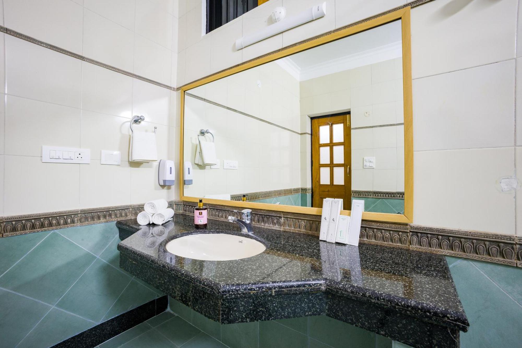 Alaya Stays Mehar Villa - 3 Bhk With Garden & Scenic Views Касаули Экстерьер фото